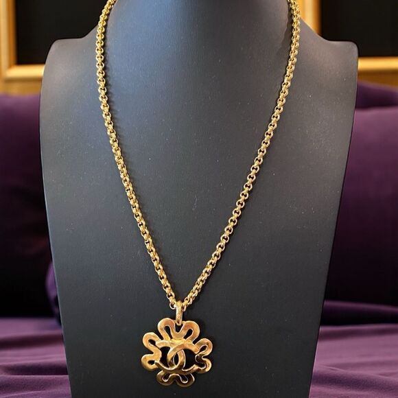 CHANEL Gold Plated Chain Necklace with Iconic Pendant - Picture 1 of 7